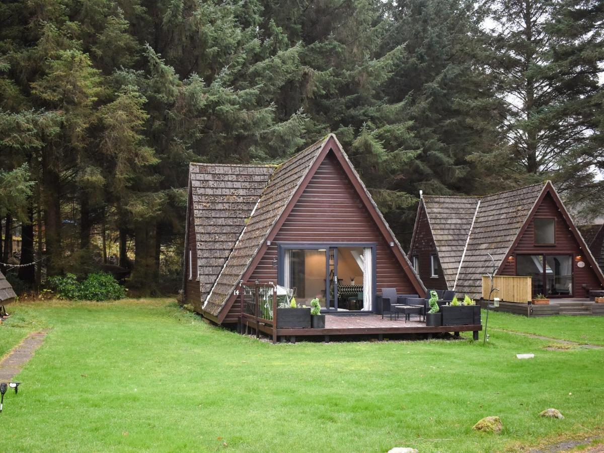 Pine Needle Lodge Kilfinnan Exterior photo